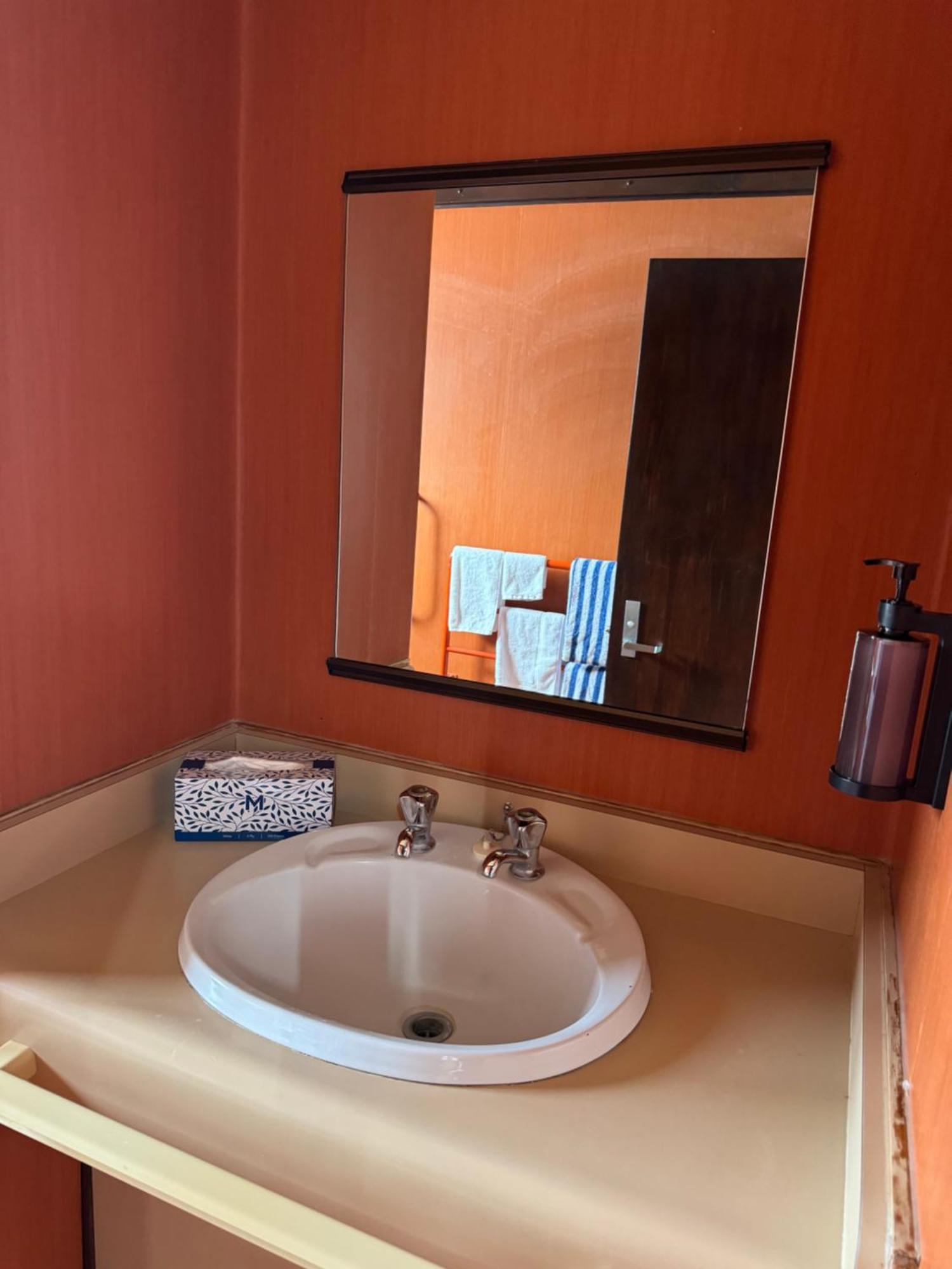 Tokaanu Hotel Экстерьер фото