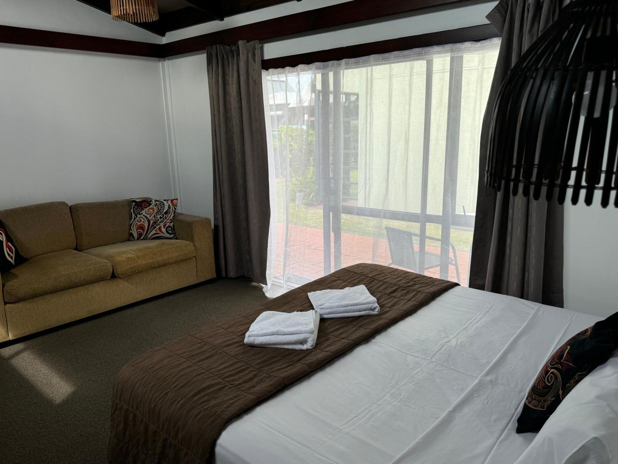Tokaanu Hotel Экстерьер фото